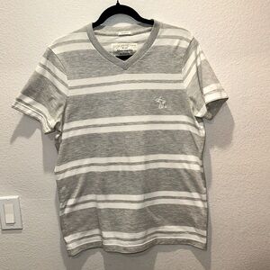 Abercrombie and Fitch Men’s striped V-neck t-shirt, XXL muscle-fit